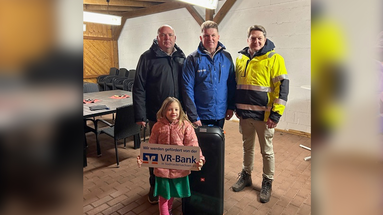 VR-Bank in Südniedersachsen unterstützt Schützenclub Eintracht 1905 Holzminden mit Sachspende