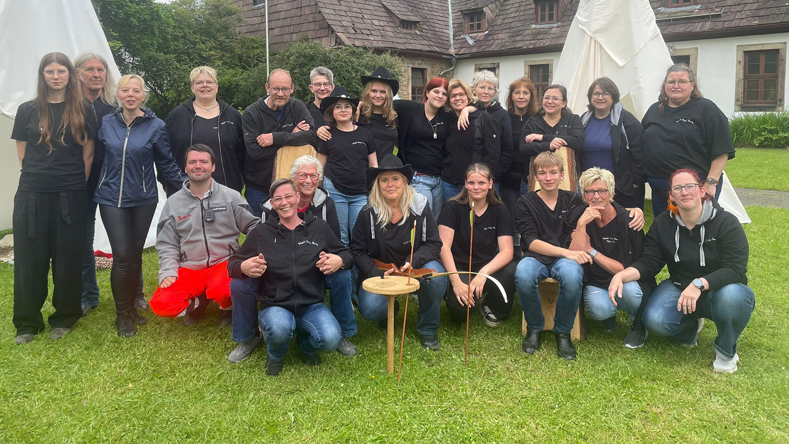 Regen konnte die Stimmung nicht stoppen: Line Dancer feiern bewegendes Wochenende in Neuhaus