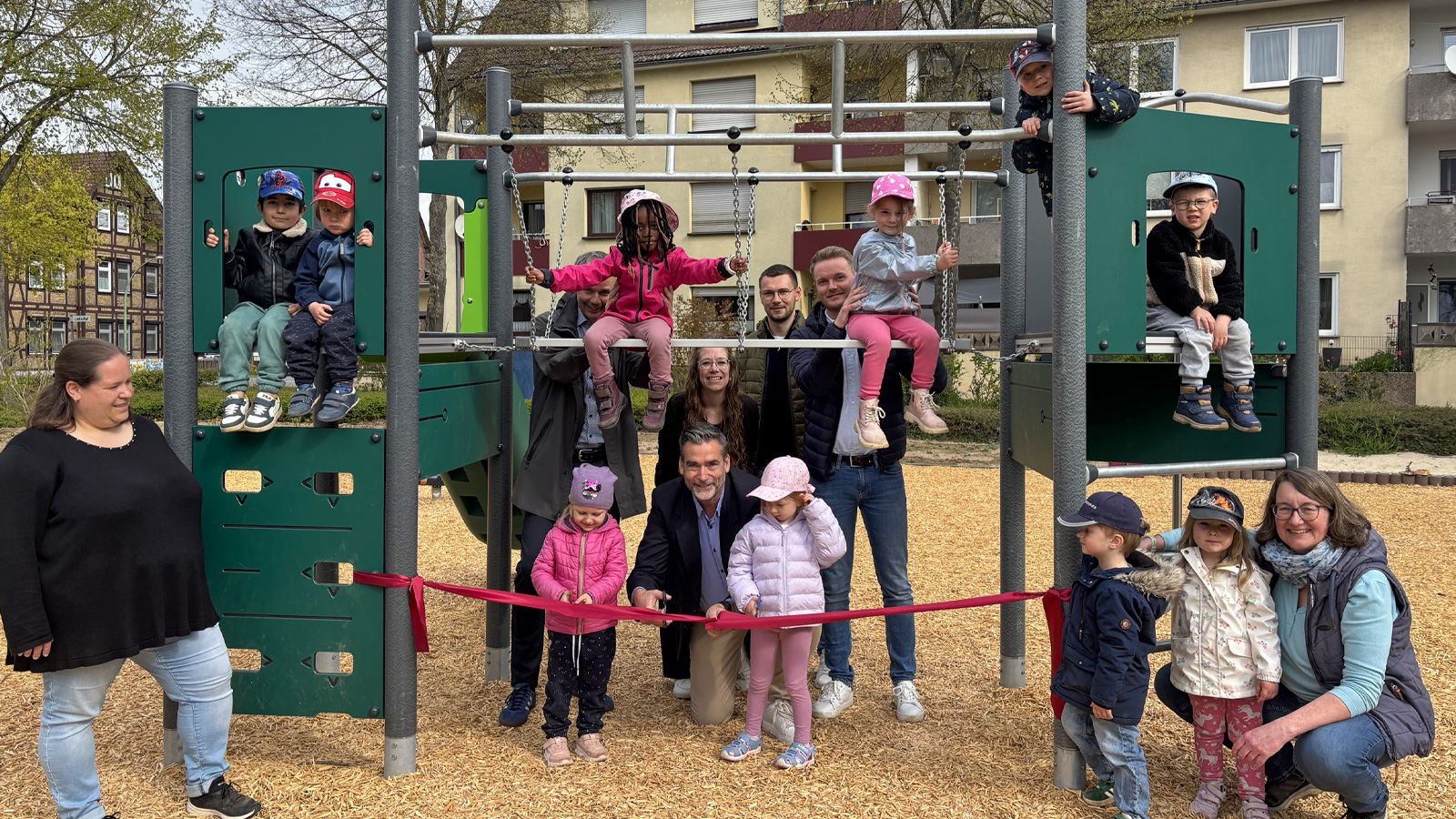 Stadt Holzminden gestaltet Spielplatz Lindenhof neu und setzt auf inklusive Bewegungsangebote