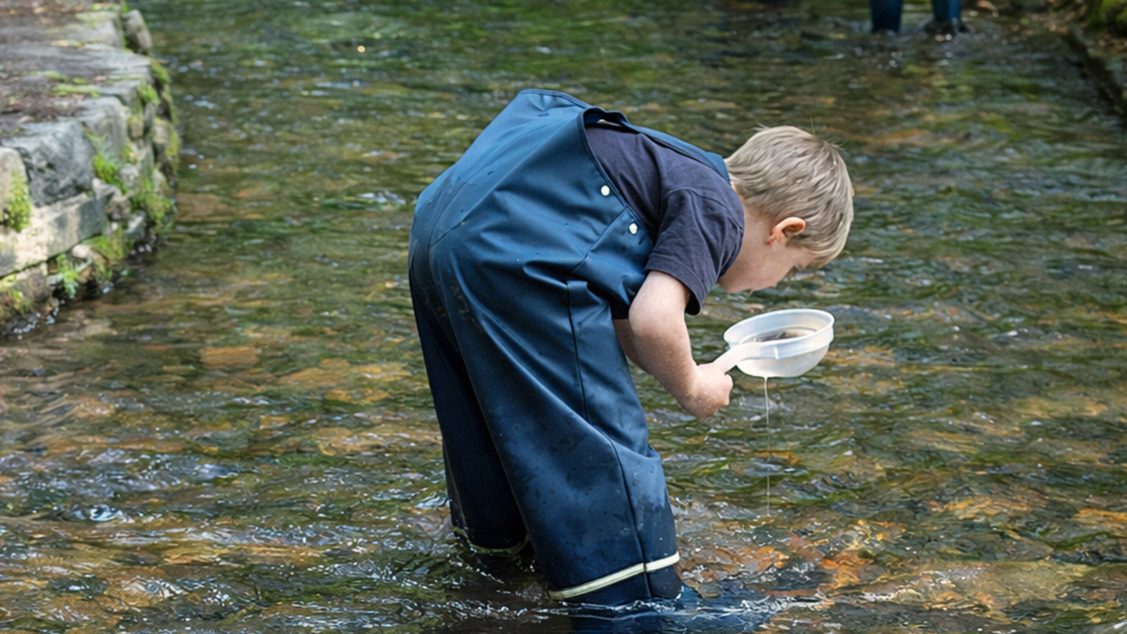 Kinder entdecken Bachleben: NABU Holzminden organisiert Mitmachaktion im Heuweg