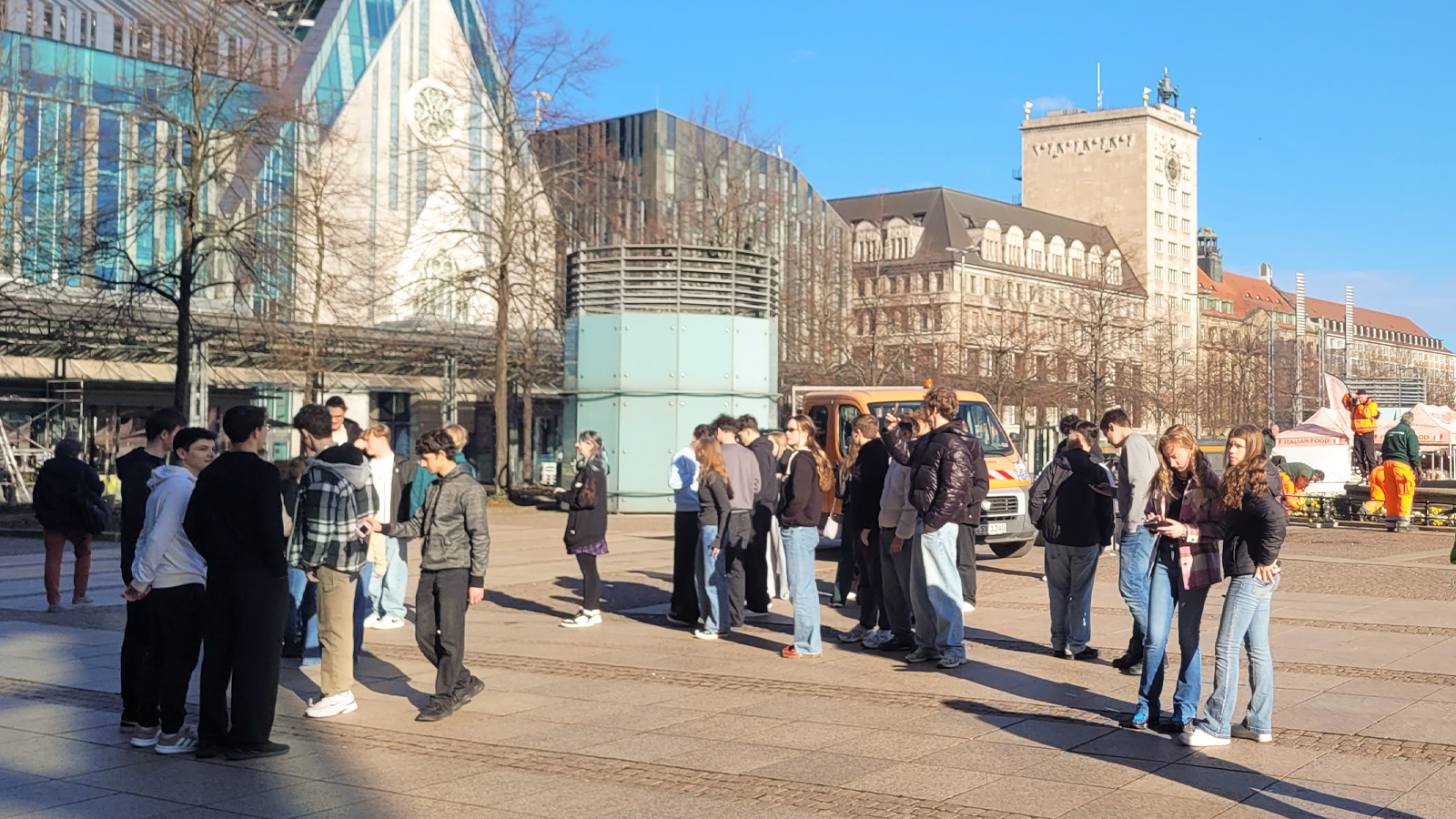 Berufliches Gymnasium der Georg-von-Langen-Schule besucht BMW-Werk und erkundet Leipzig