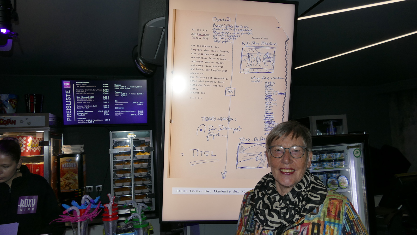 Regiebuch von Regiseur Itzenplitz (im Vordergrund Marlies Linnemann).
