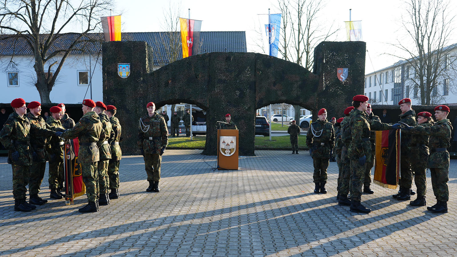 Feierliches Gelöbnis in der Pionierkaserne am Solling